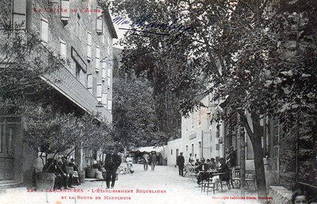 Escouloubre les Bains. Café en terrasse